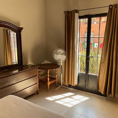 Hostel Inn Альенде Экстерьер фото