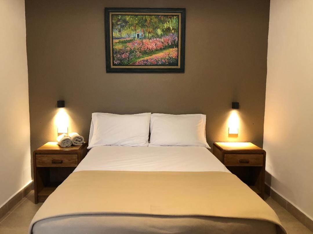 Hostel Inn Альенде Экстерьер фото