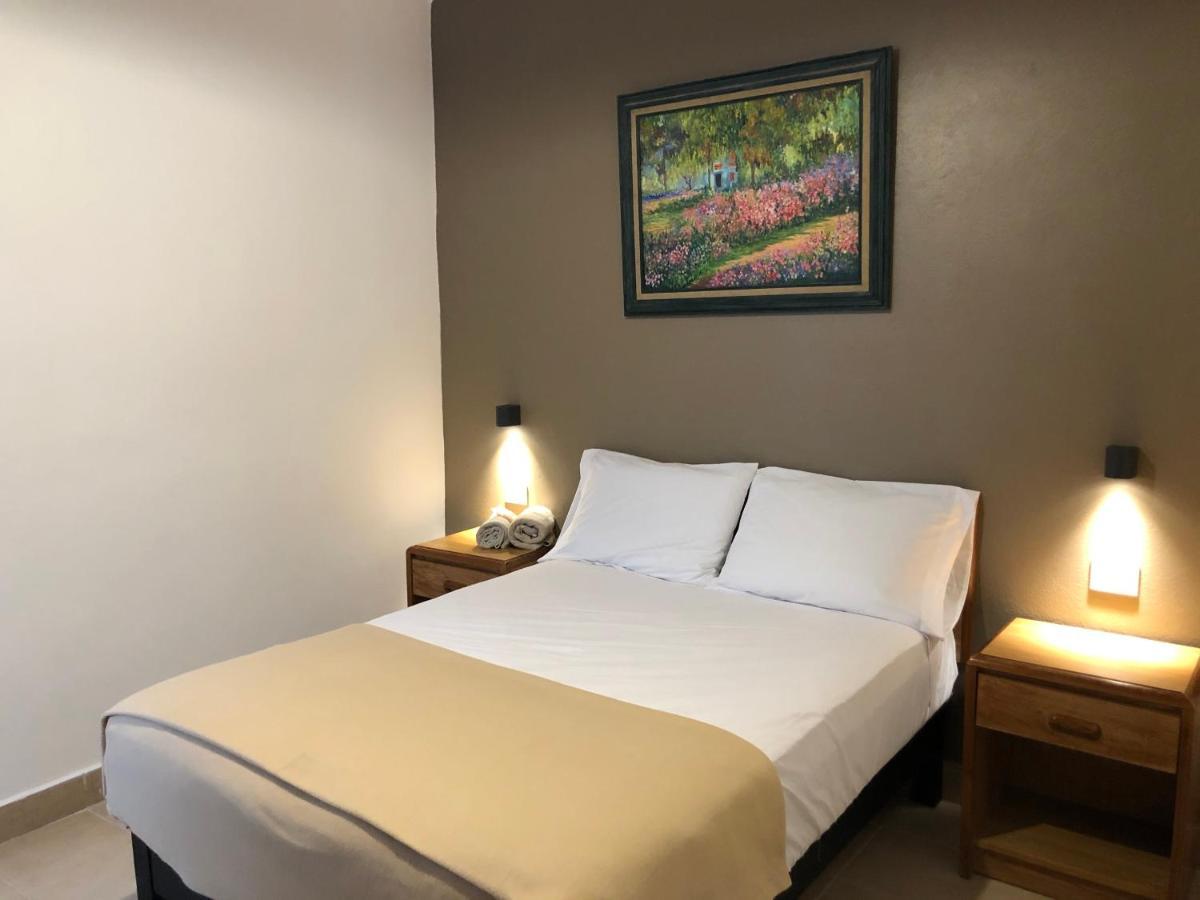 Hostel Inn Альенде Экстерьер фото