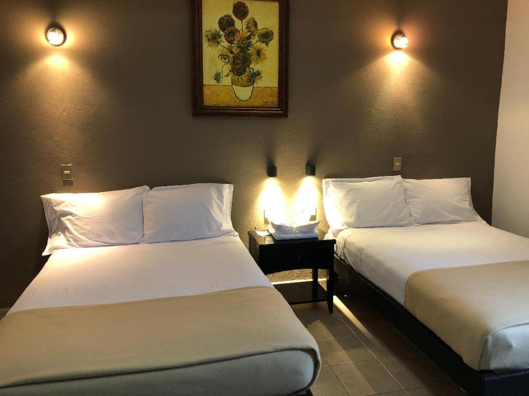 Hostel Inn Альенде Экстерьер фото