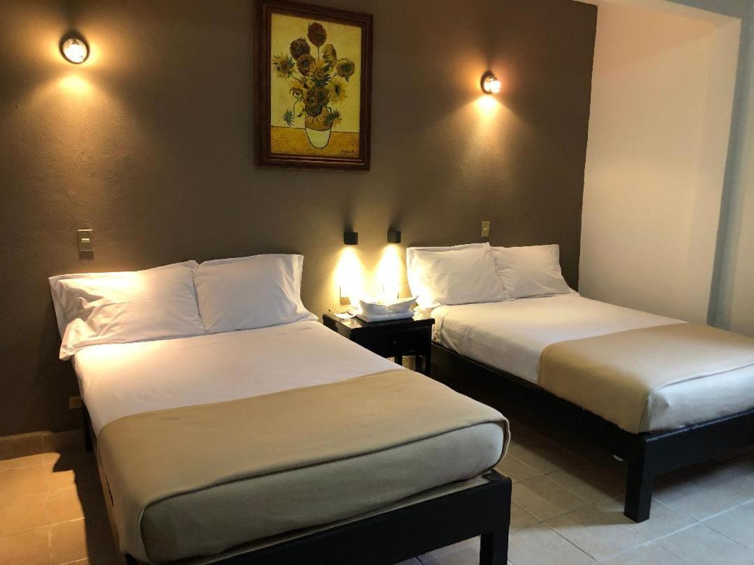 Hostel Inn Альенде Экстерьер фото