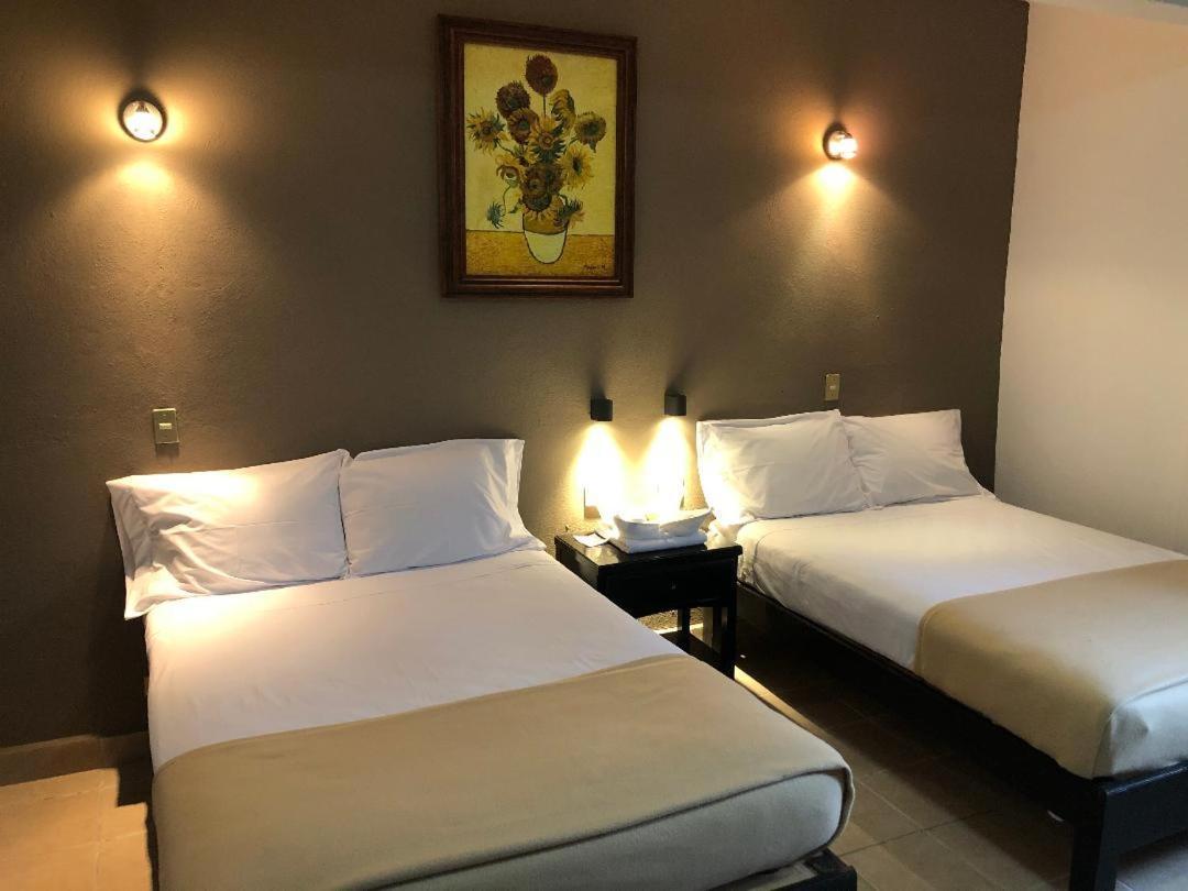 Hostel Inn Альенде Экстерьер фото