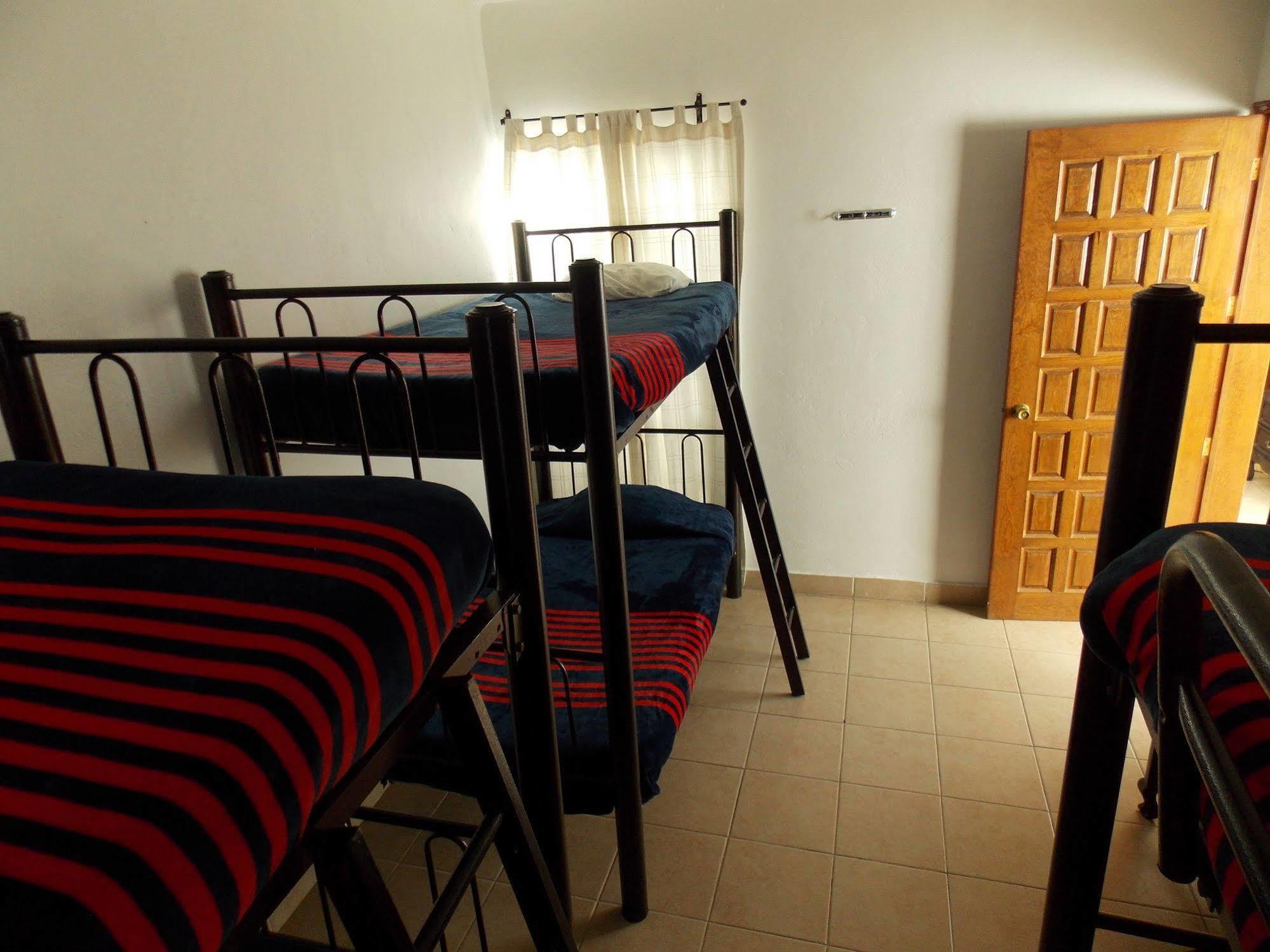 Hostel Inn Альенде Экстерьер фото